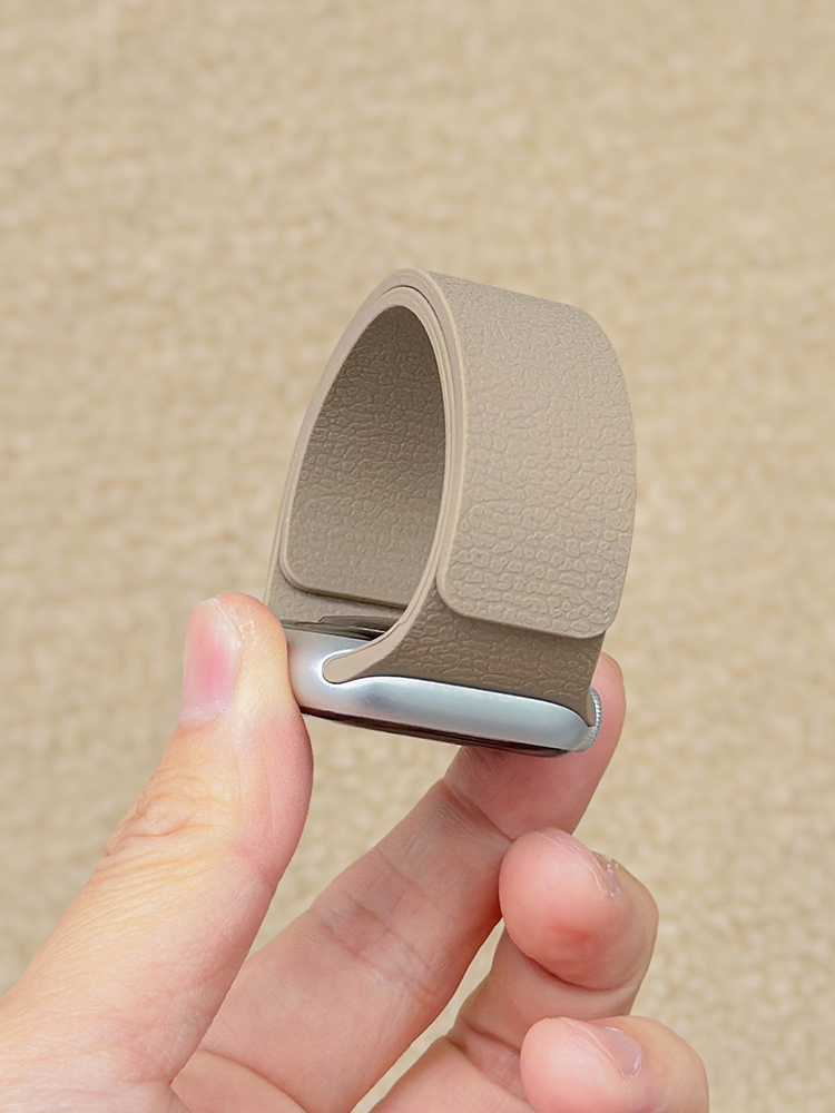 Lychee Pattern Magnetic Silicone Band