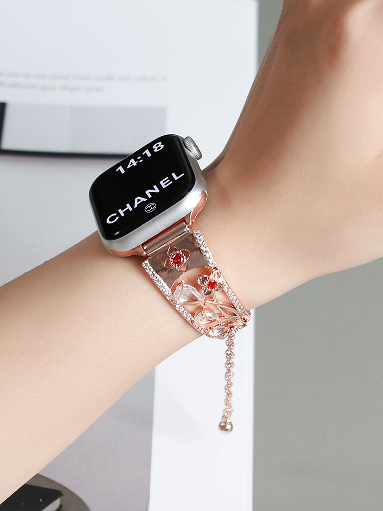 Tatanband Ruby Five-Petal Flower Apple Watch Band - Close up jewelry view(Rose Gold)。
