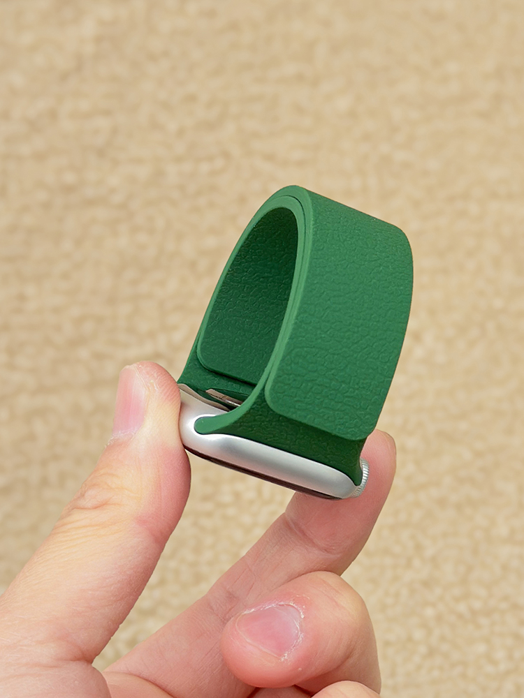 Lychee Pattern Magnetic Silicone Band