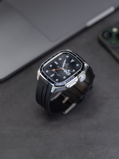 Integrated Protective Case with Scale Silicone Band