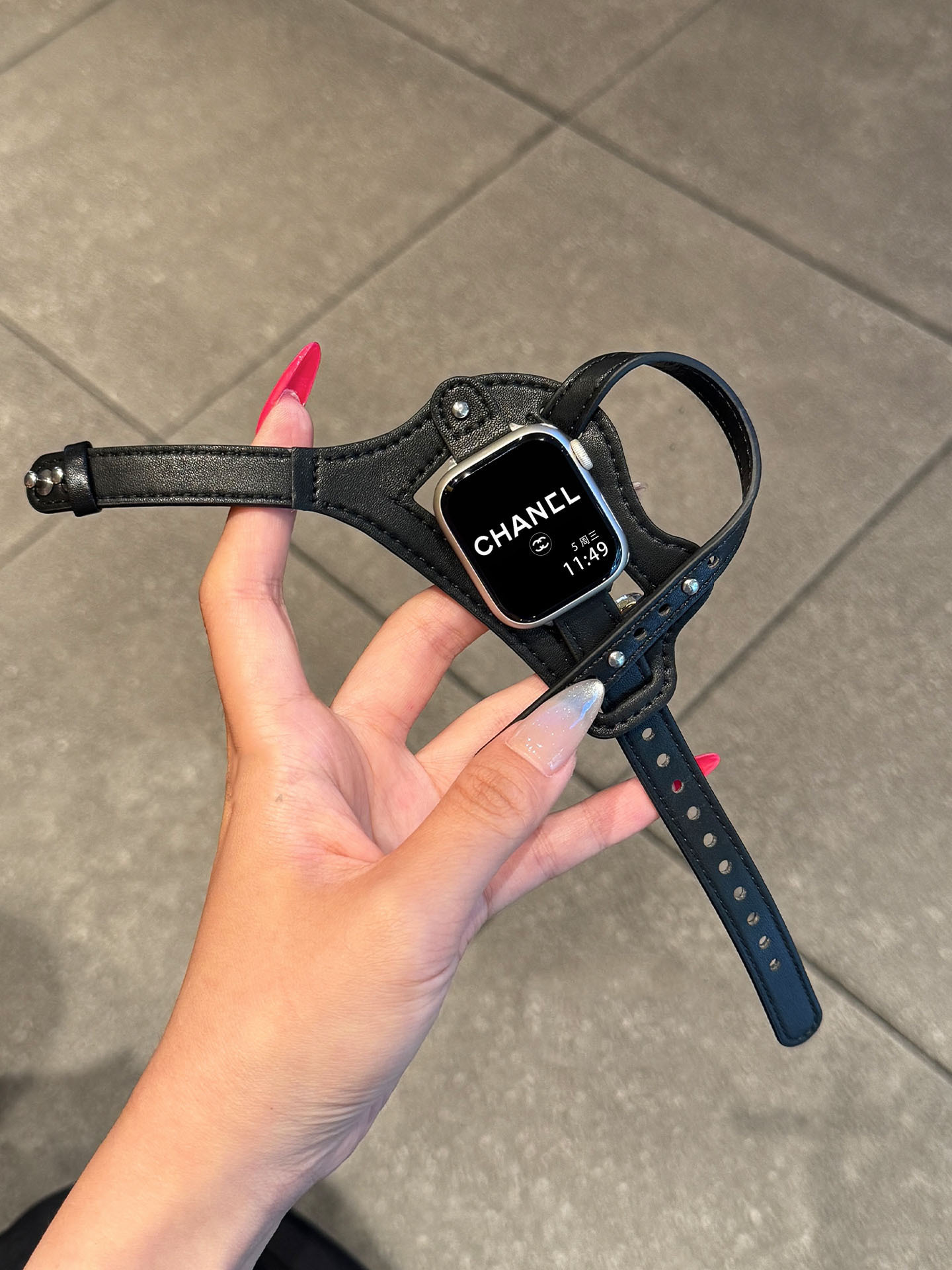 Outdoor Cycling Palm-worn Leather Apple Watch Band - Tatanband