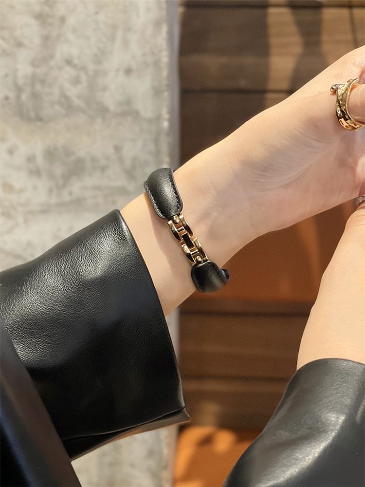 D-shaped Buckle Bracelet Leather Band