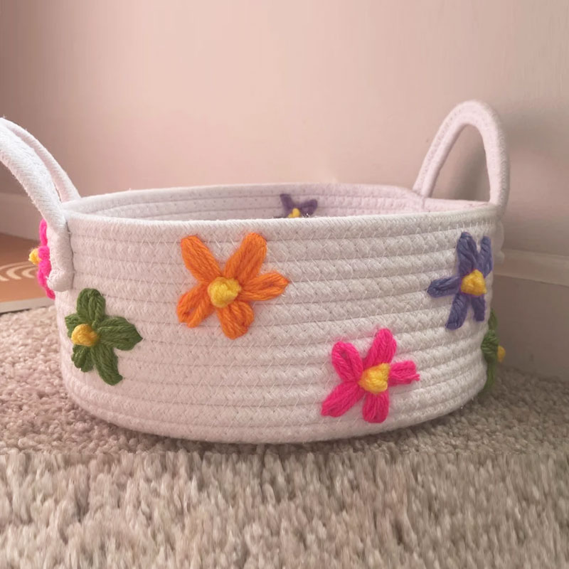 Baby Custom Name Basket with Daisy design
