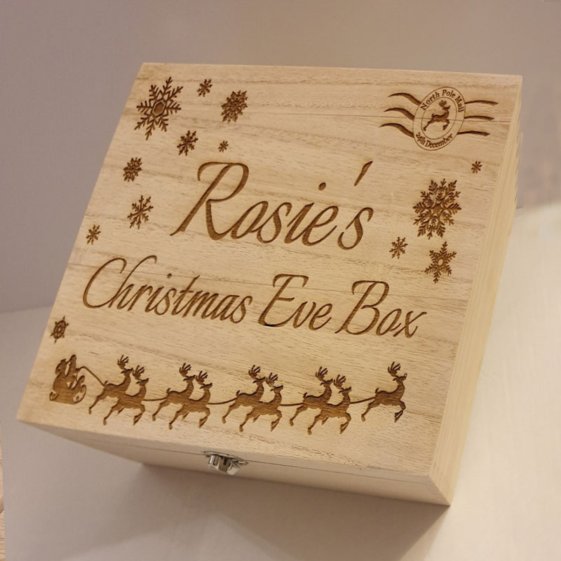 Engraved Winter Animals Natural Christmas Eve Box