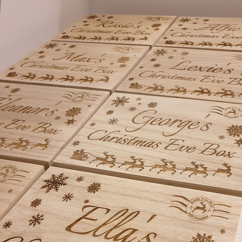 Engraved Winter Animals Natural Christmas Eve Box