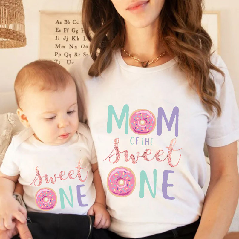 [Baby Bodysuit]]Sweet One Donut Girl Onesie