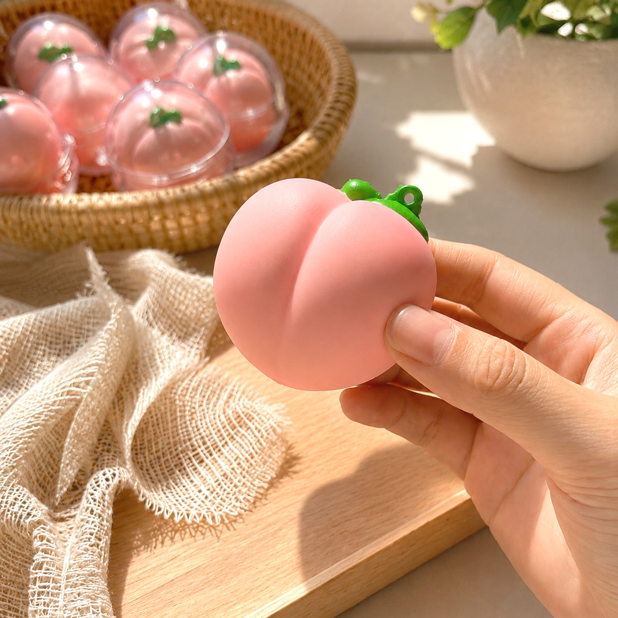 Peach Squishy Stress Relief Toy, Cute Soft Peach Squeeze Toy for Relaxation & Sensory Fun