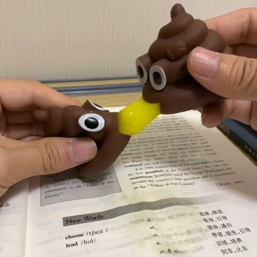 Creative Funny Poop Squeeze Toy - Vomiting Poop Stress Relief Toy, Novelty Gag Toy for Kids & Adults