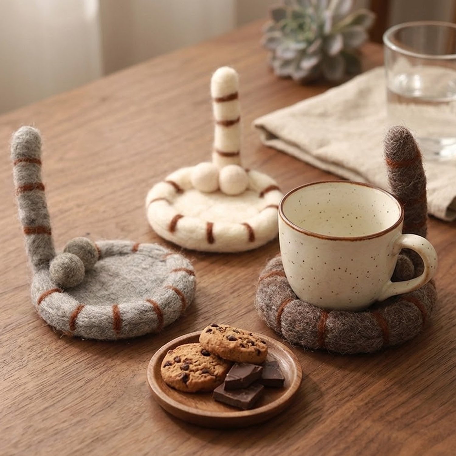 Funny Cat Tail Cup Coaster – Soft Plush Mug Holder and Creative Table Decoration for Cat Lovers