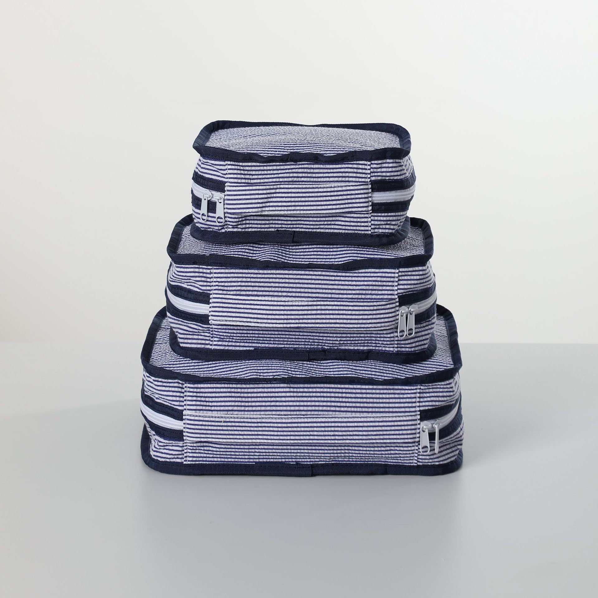 Personalized Embroidery Seersucker Travel Packing Set