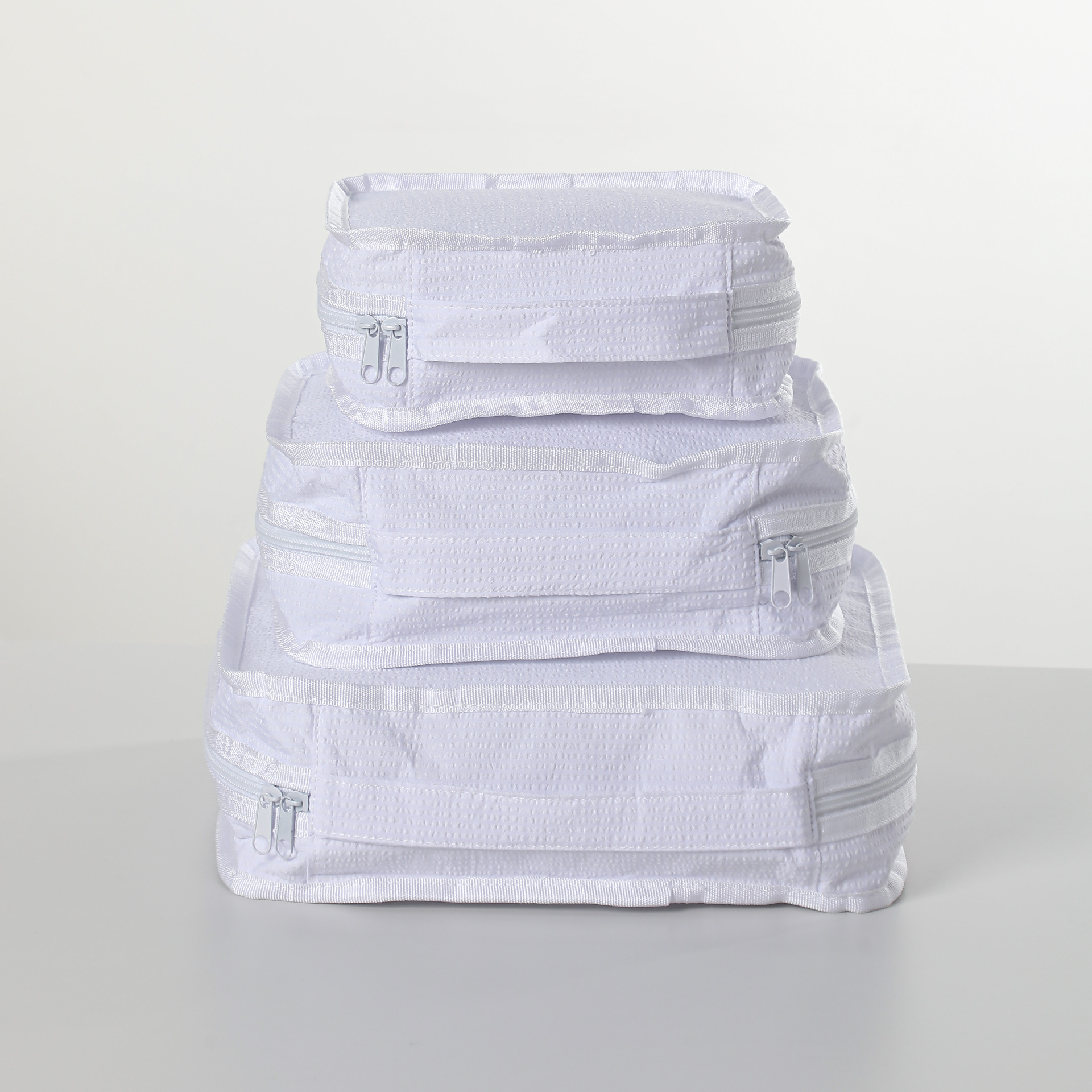 Personalized Embroidery Seersucker Travel Packing Set