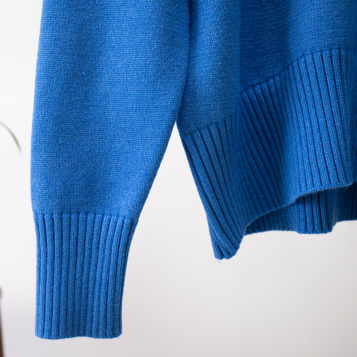 Loose knitted pullover sweater for women