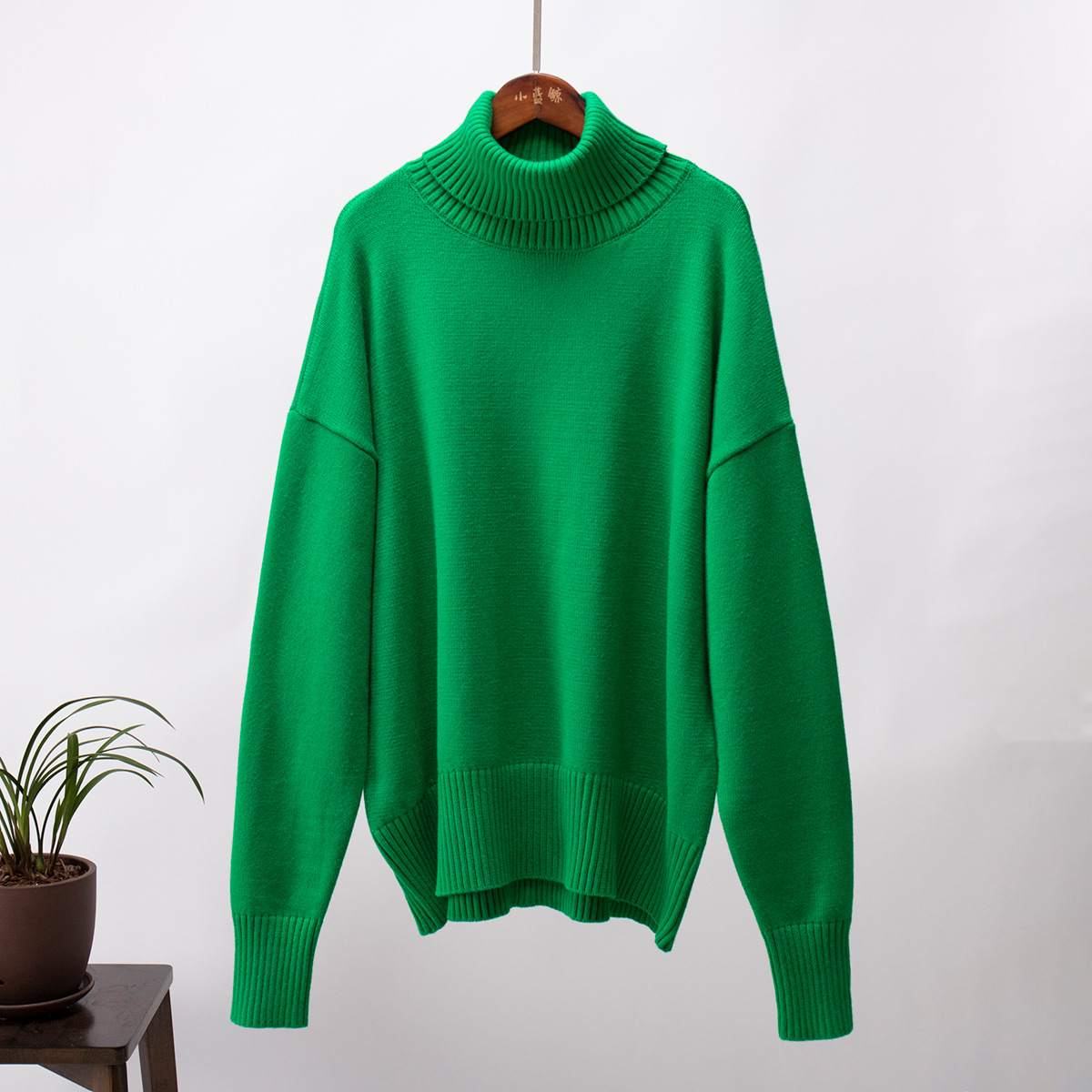 Loose knitted pullover sweater for women