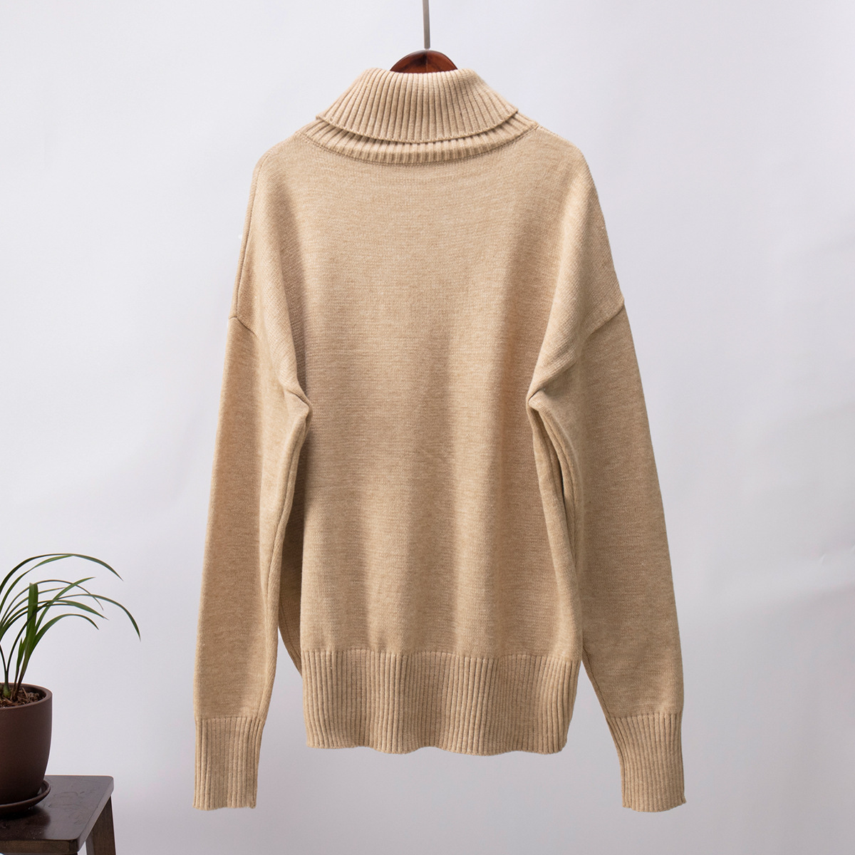 Loose knitted pullover sweater for women