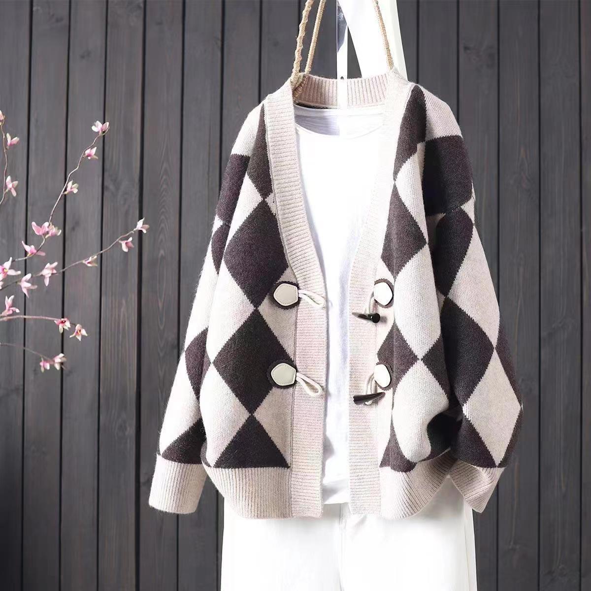 Women's three-dimensional diamond knitted sweater coat