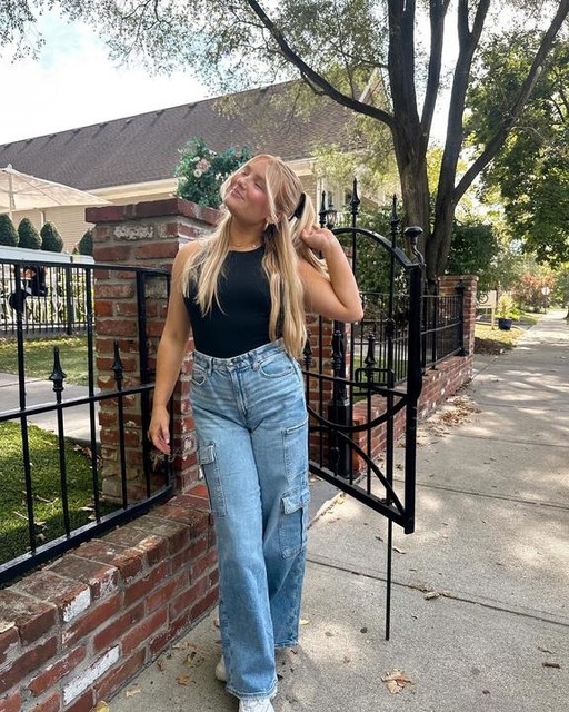 Drape Super High-Waisted Baggy Wide-Leg Jean