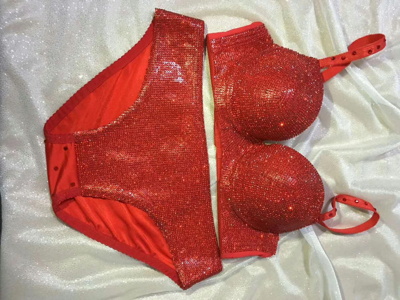 Red Crystal Cabaret Bra & High-Waist Set - detail view 8