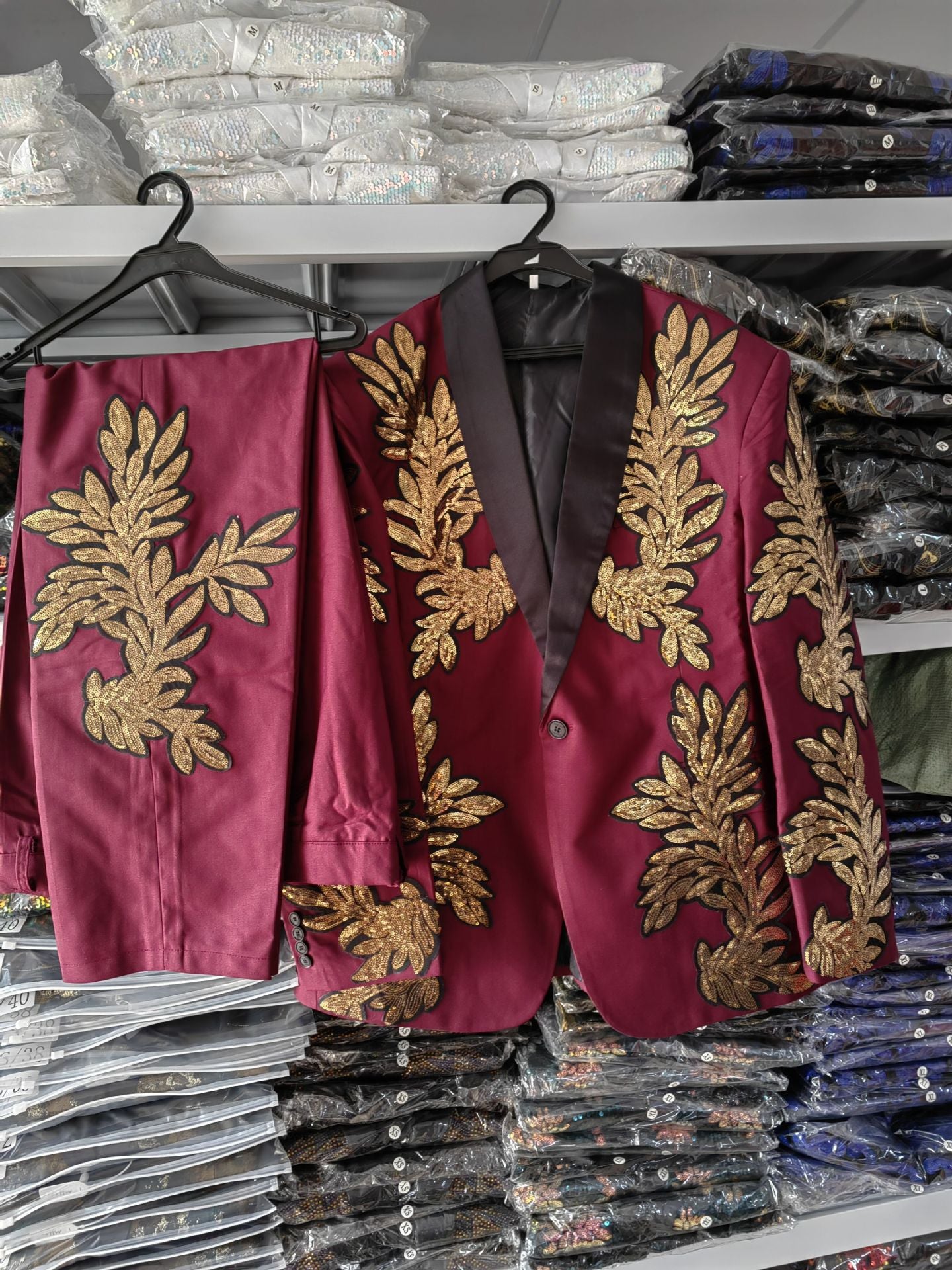 High Quality Men's Gold Sequins Floral 2 Pieces Set Male Singer Host Shiny Embroidery Suit Groom Wedding Tuxedo with Pants