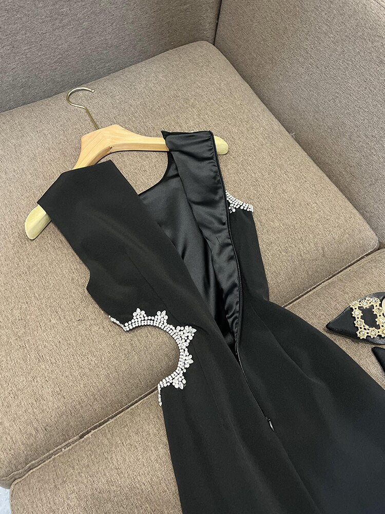 Workmanship Luxury Rhinestone Hollow Out Waist Sleeveless Woman O-neck Party Black Small Dress