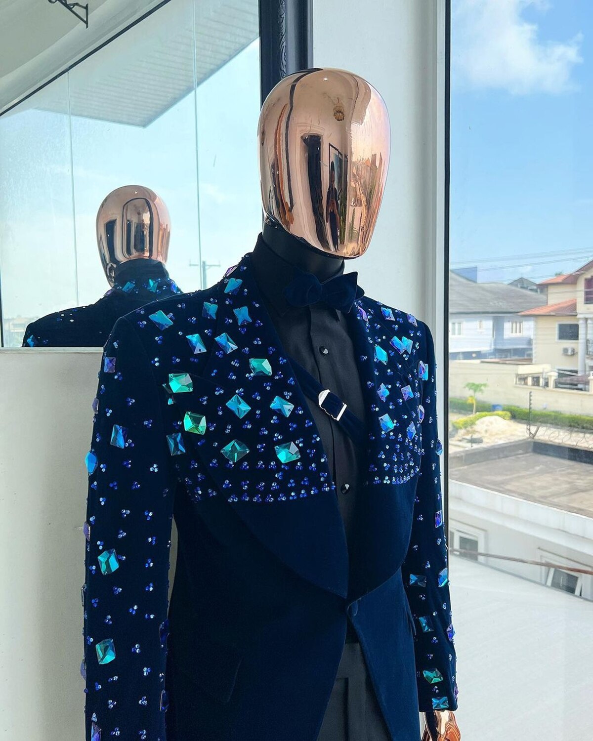 Luxury Men's Suits Tailored 2 Pieces Velvet Blazer Black Pants One Button Diamonds Beaded ShinyWedding Groom Tailored Plus Size