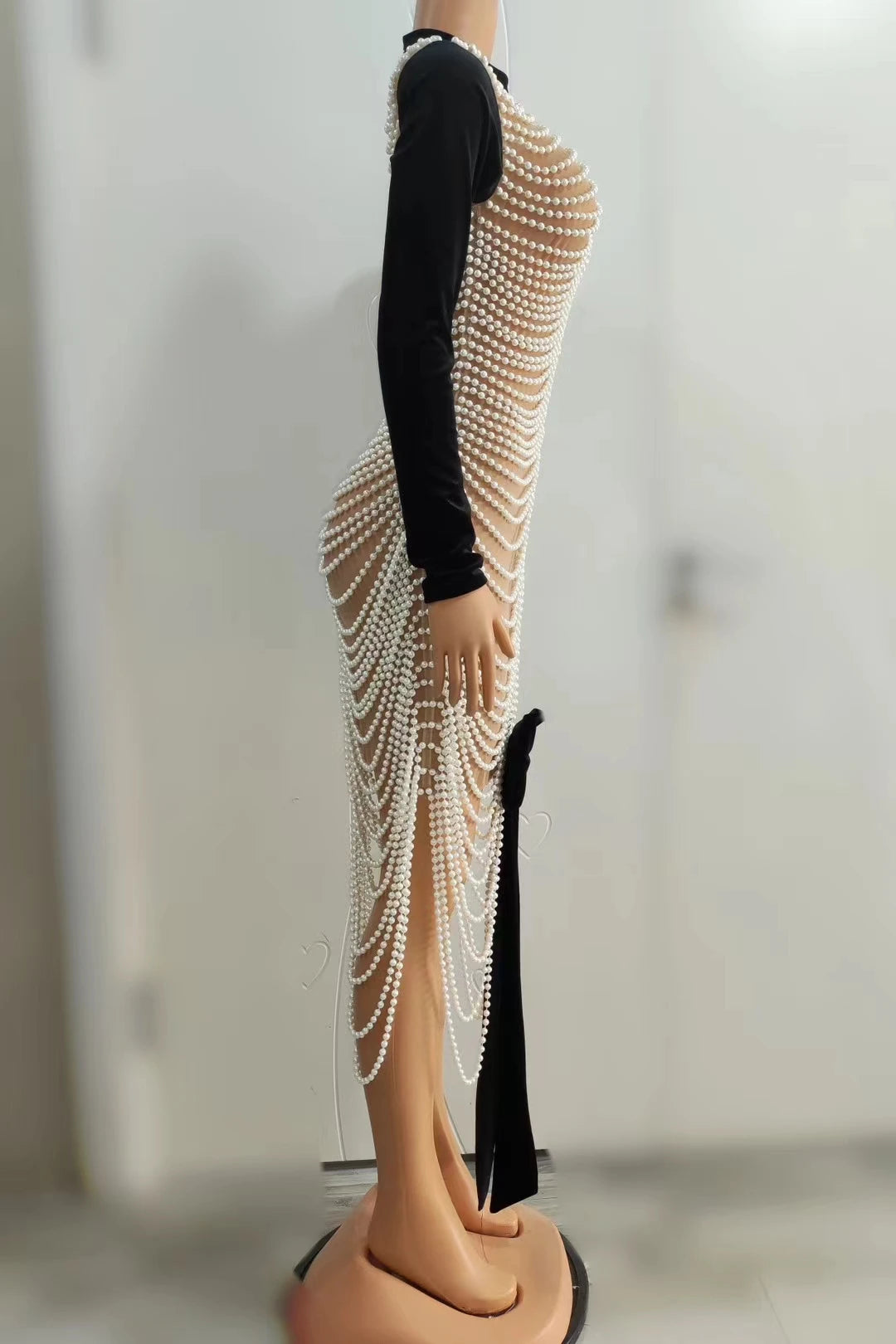 Luxury See Through Heavy Pearls Birthday Gowns Black Velvet Long Sleeve Dresses Black Girl Long Prom Dresses with Bow