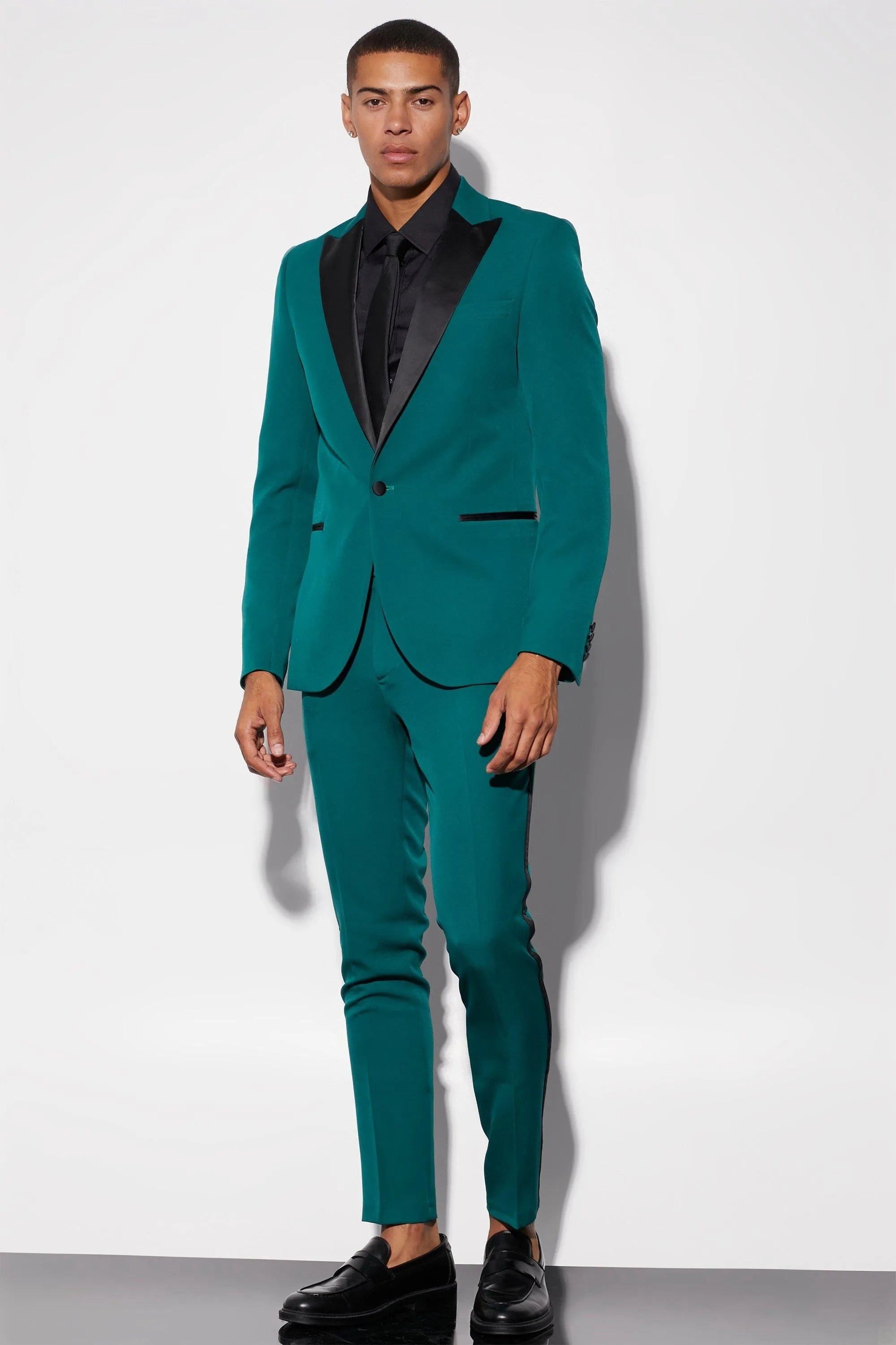 Men's Green Suits Groom Wedding Tuxedos Peak Lapel Formal Prom Suits Set 2 Pieces Jacket and Pant