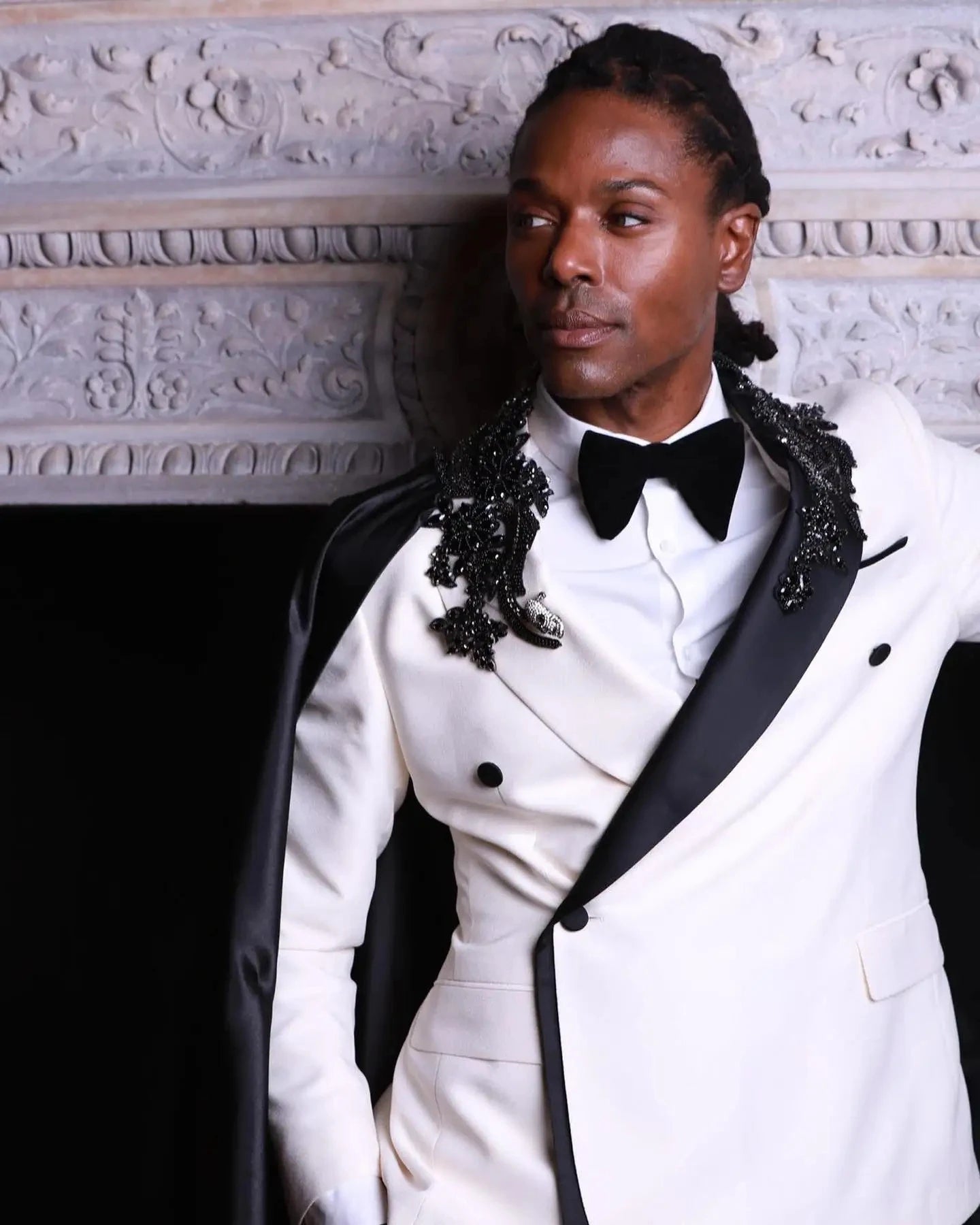 Appliques Beads 2 Pieces Blazer Pants Men Suits One Button Cape Satin Peaked Lapel Formal Wedding Groom Prom Tailored