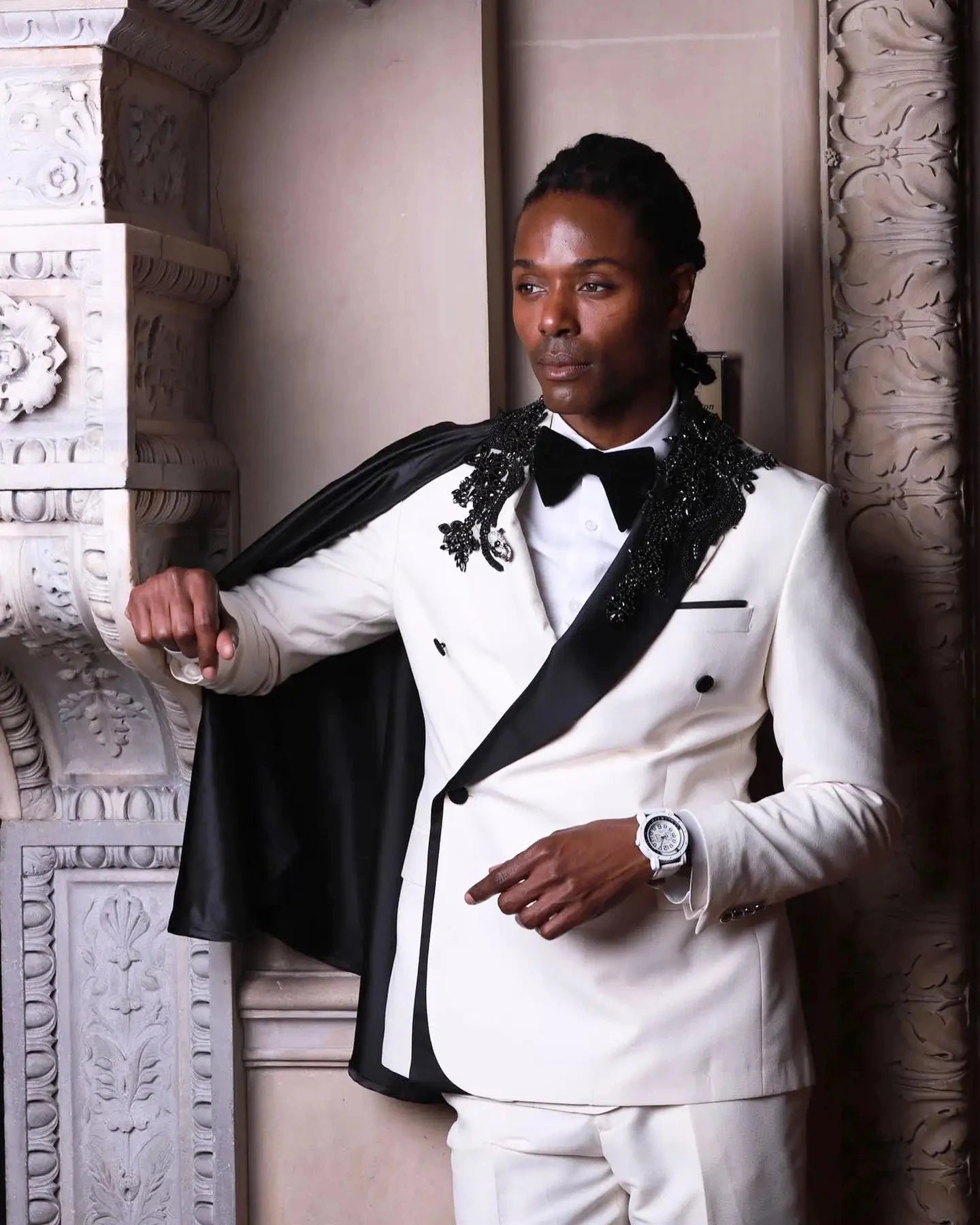 Appliques Beads 2 Pieces Blazer Pants Men Suits One Button Cape Satin Peaked Lapel Formal Wedding Groom Prom Tailored