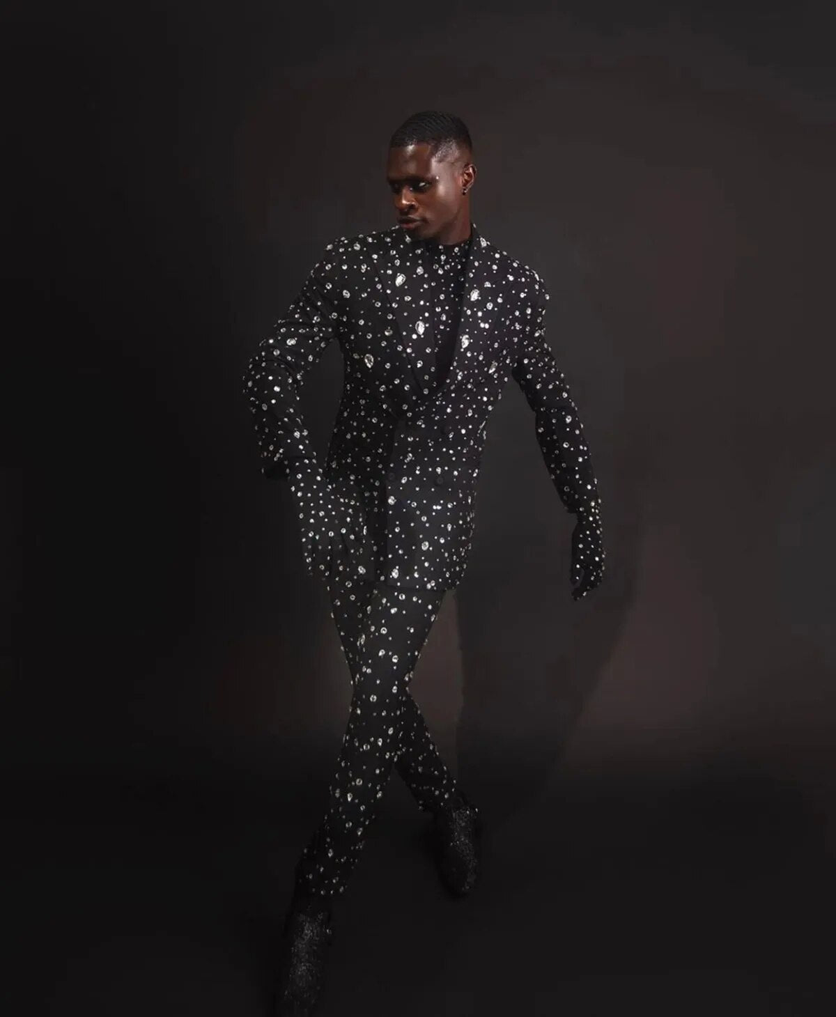 Full Crystal Tuxedos For Men Wedding Slim Fit Gorgeous Tailored Peaked Lapel Jacket 2 Pieces Male Costume