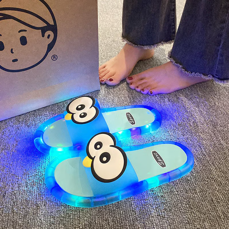 🏆Limited Time Sale 49% OFF👣👣Cute slippers with cartoon motifs that glow
