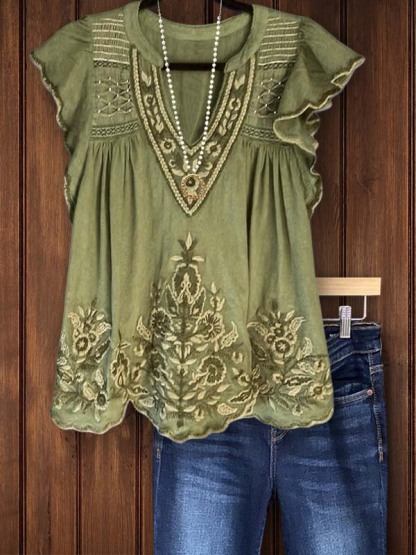 Vintage Floral Embroidered Short-Sleeved Top