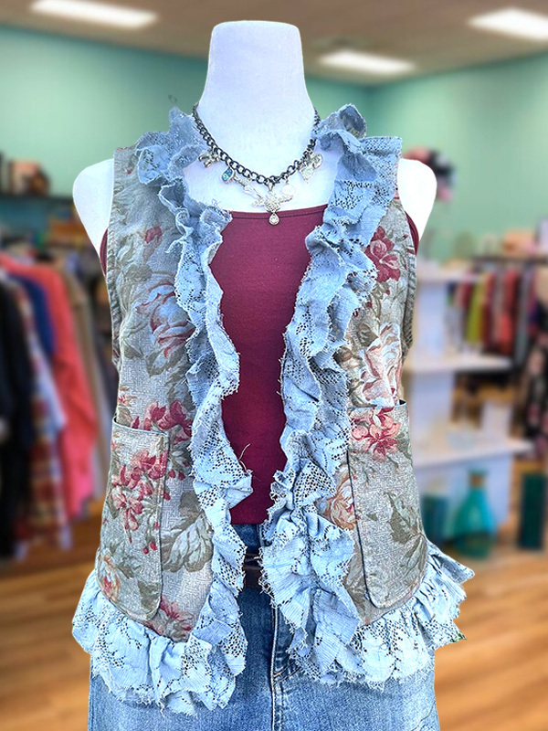 Women's top | Romantic Garden Jacquard Ruffle Vest |Website-shopcharmingrose