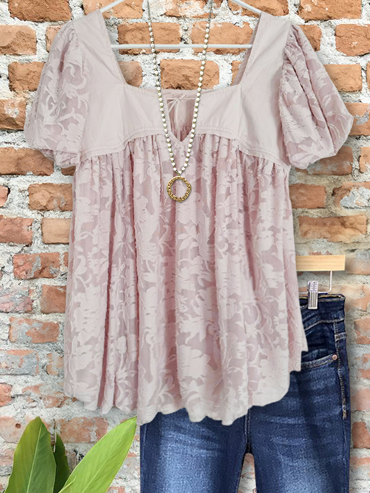 Elegant Textured Floral Puff Sleeve Top