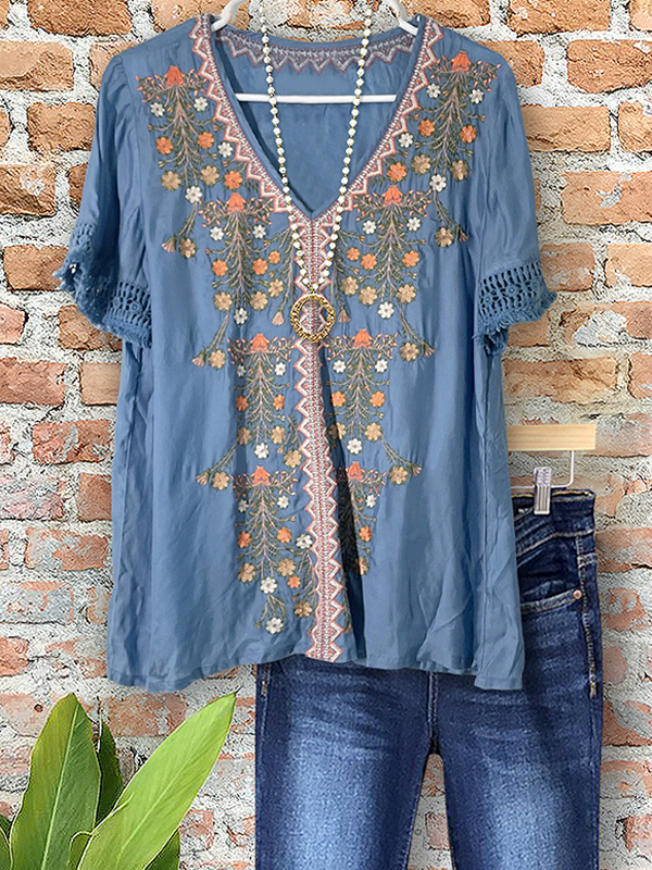 Vintage Elegant Floral Crochet Top