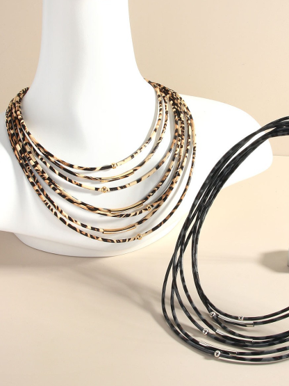 Fashionable Wild Leopard Print Magnetic Buckle Necklace