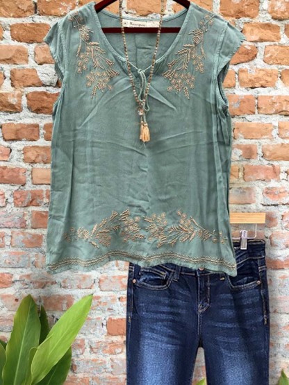 Elegant Embroidered Short Sleeve Top