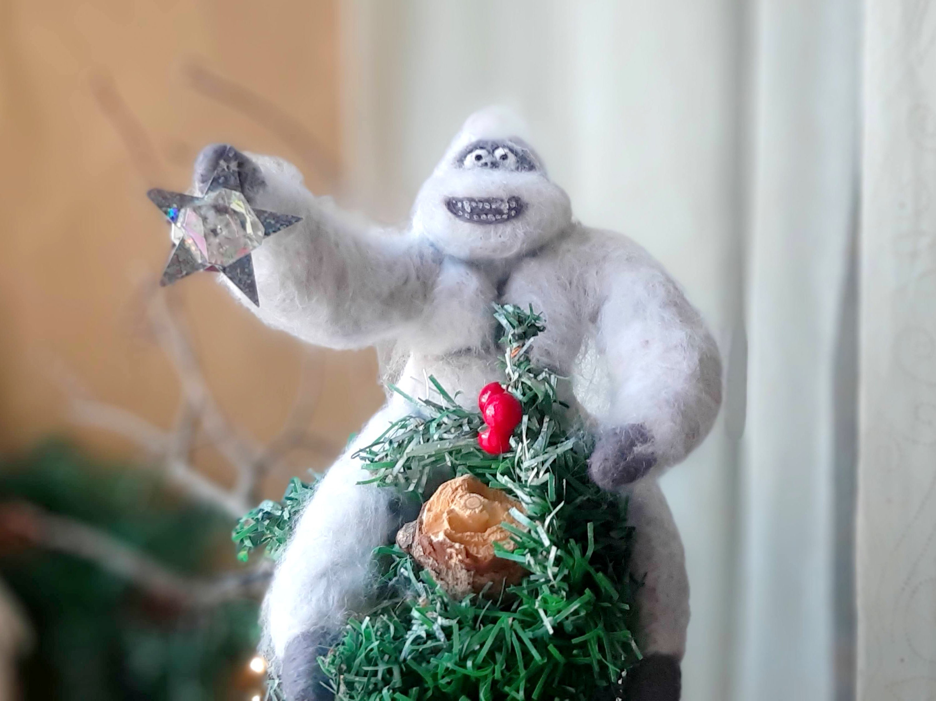 Christmas Tree Topper Abominable Snowman