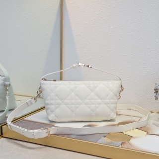 D style Oversized rattan leather bag