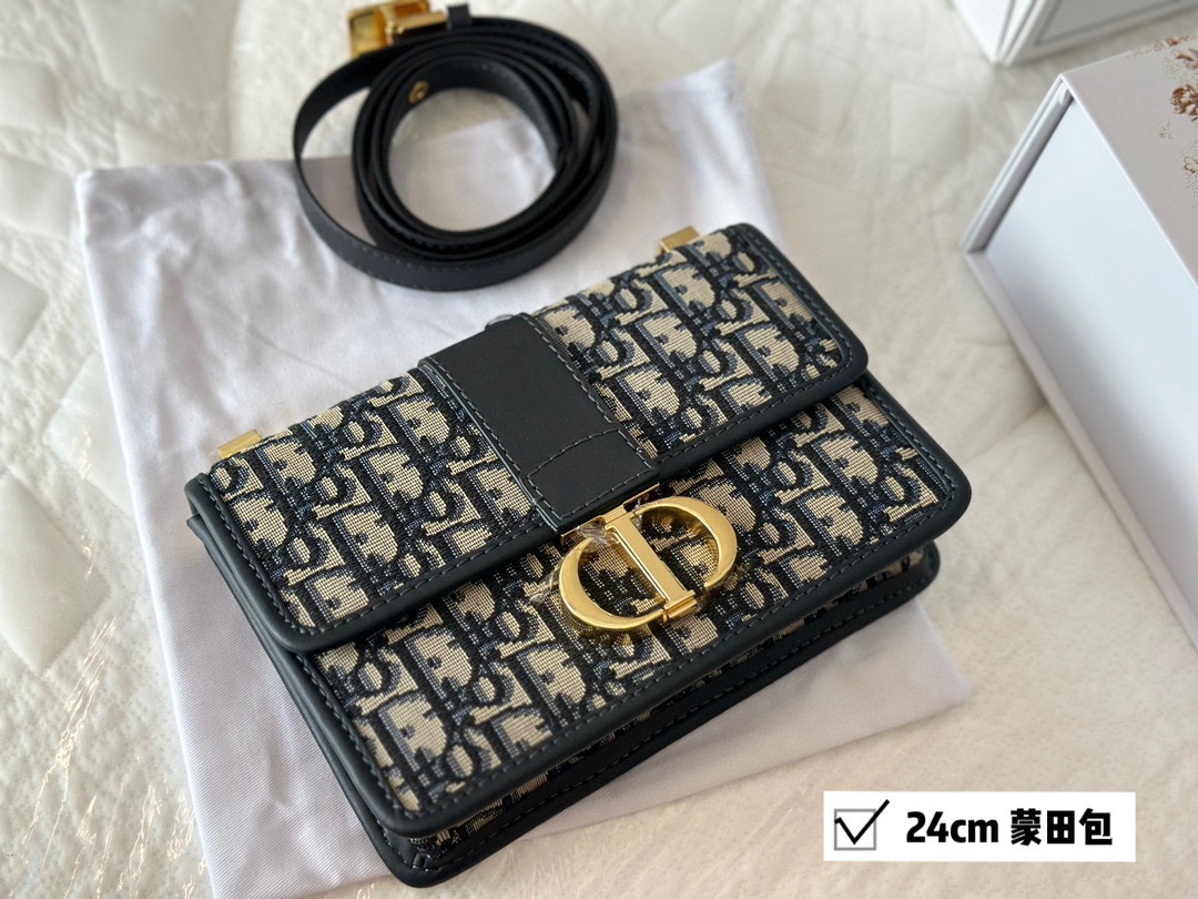 D Style Camp 30 New Montaigne Bag