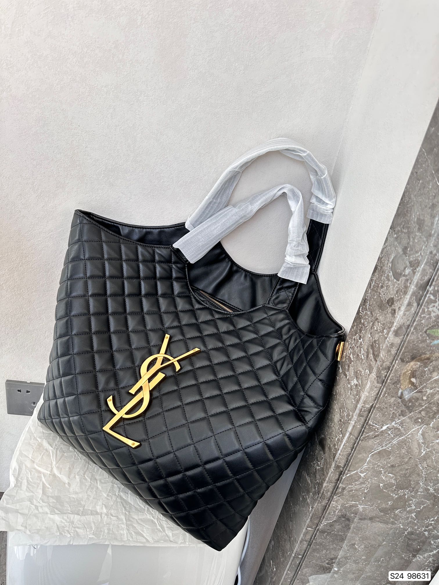 Y Style ICARE Tote Bag