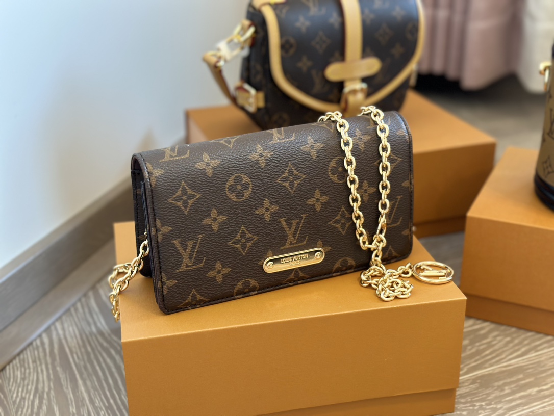L Style Lily WOC Chain Bag