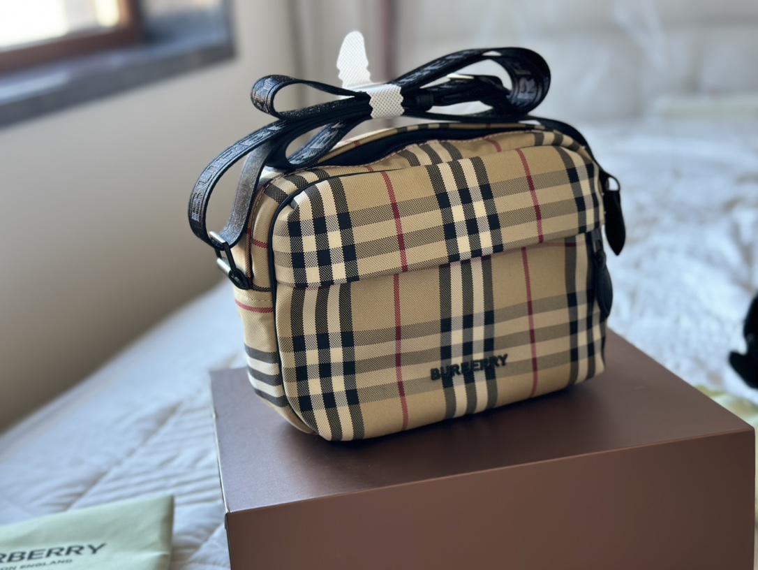 B Style Classic Plaid Camera Bag