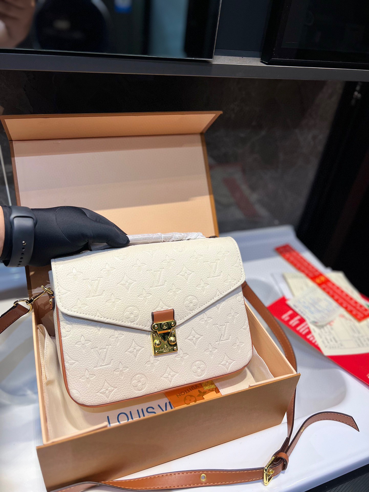L style shoulder messenger bag