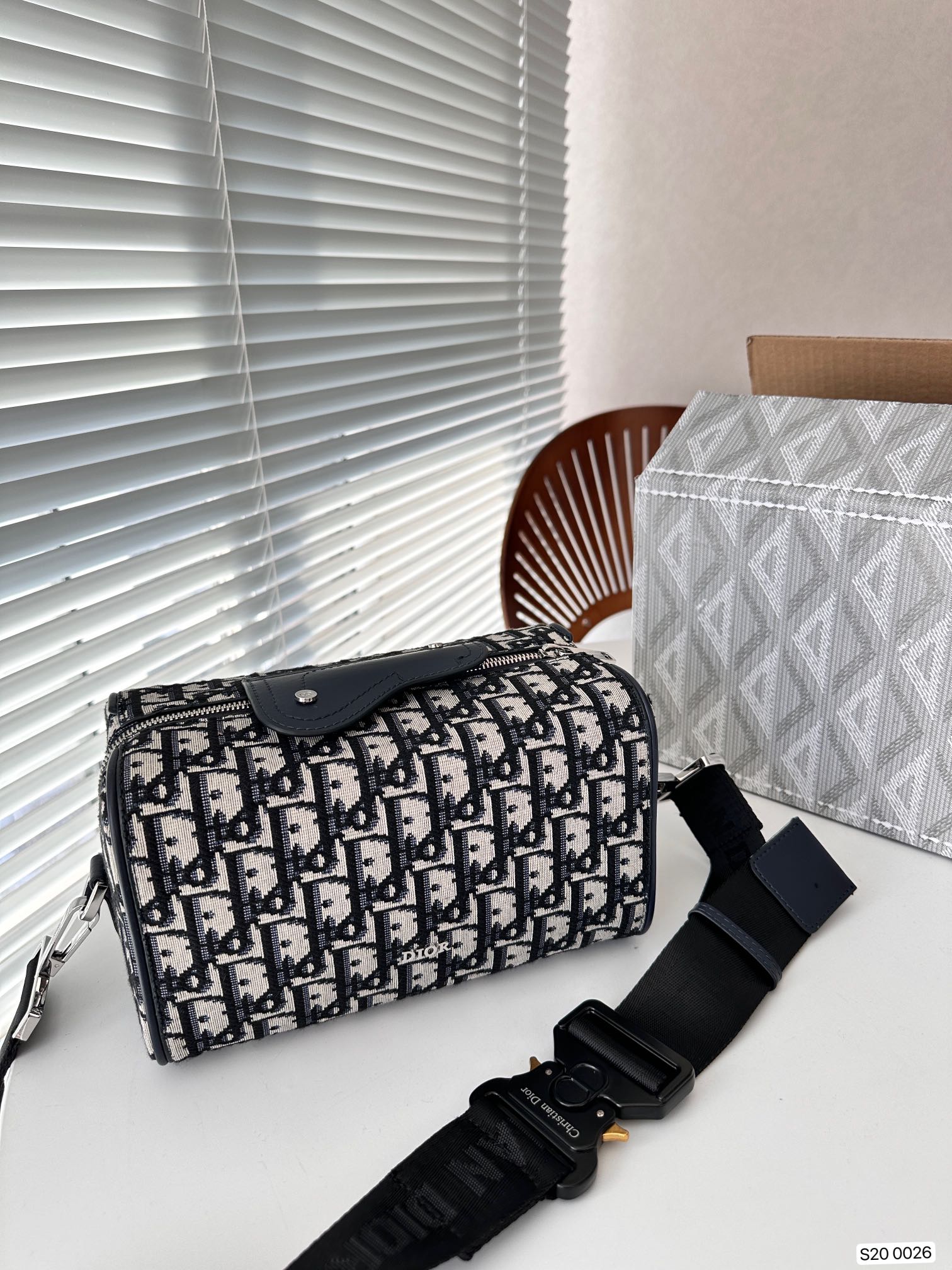 D Style Pillow Bag Chest Bag