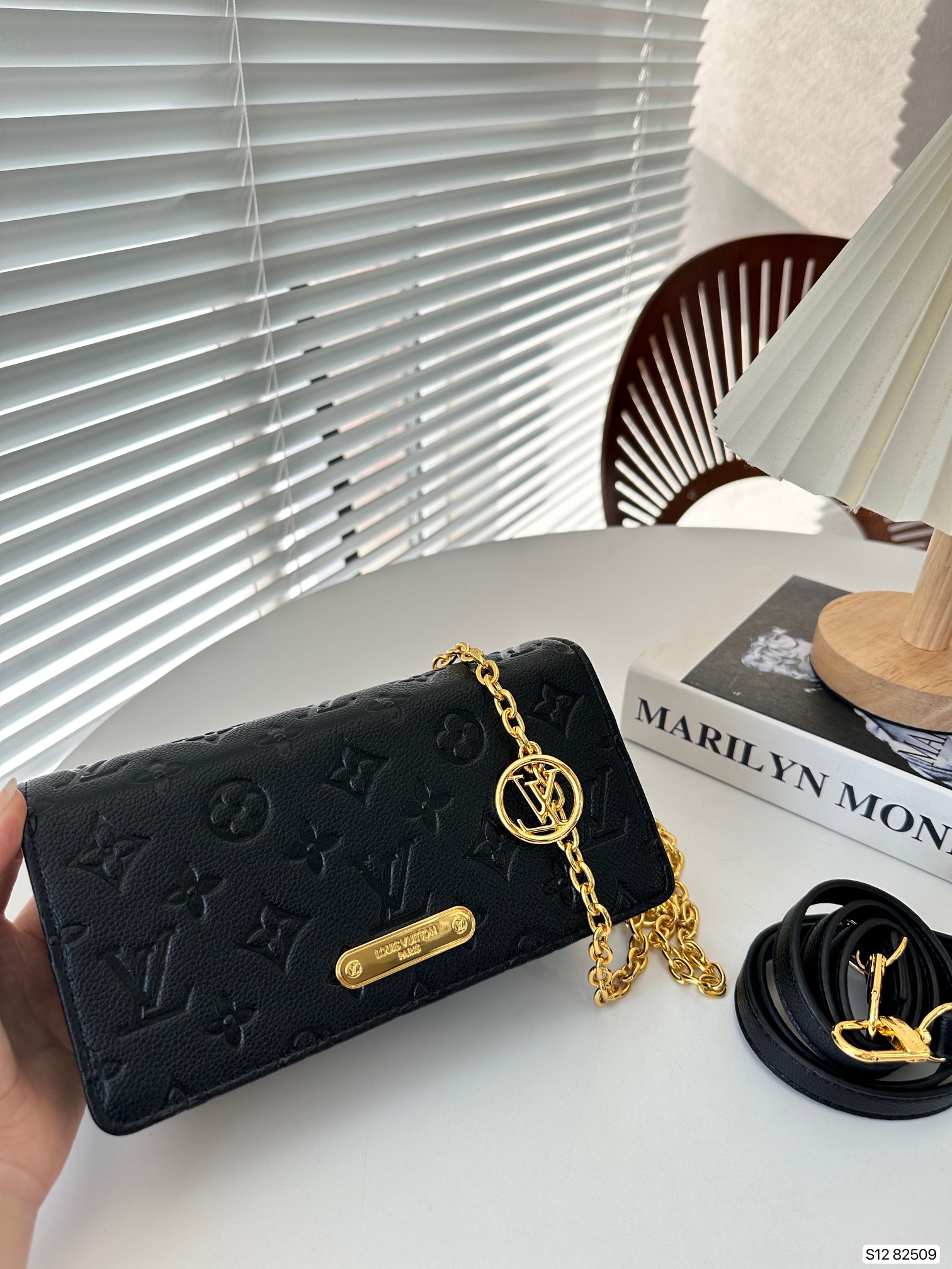 L Style Wallet On Chain Lily 