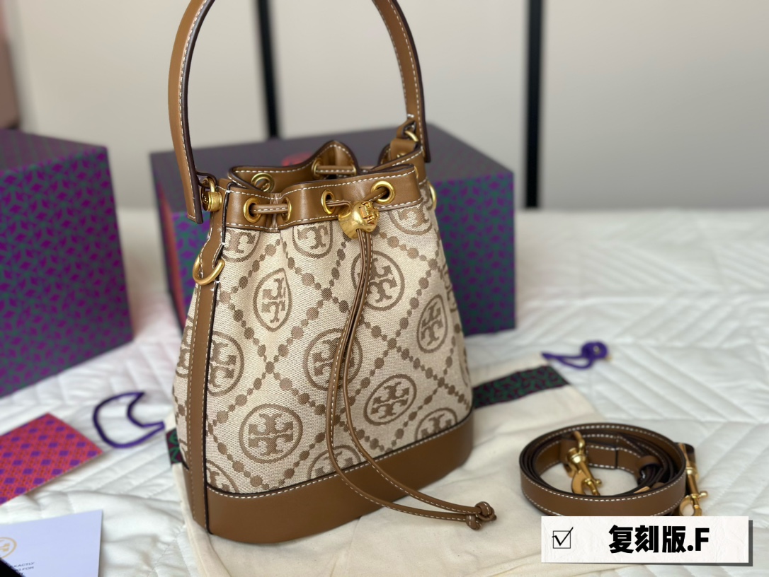 T Style Monogram Bucket Bag