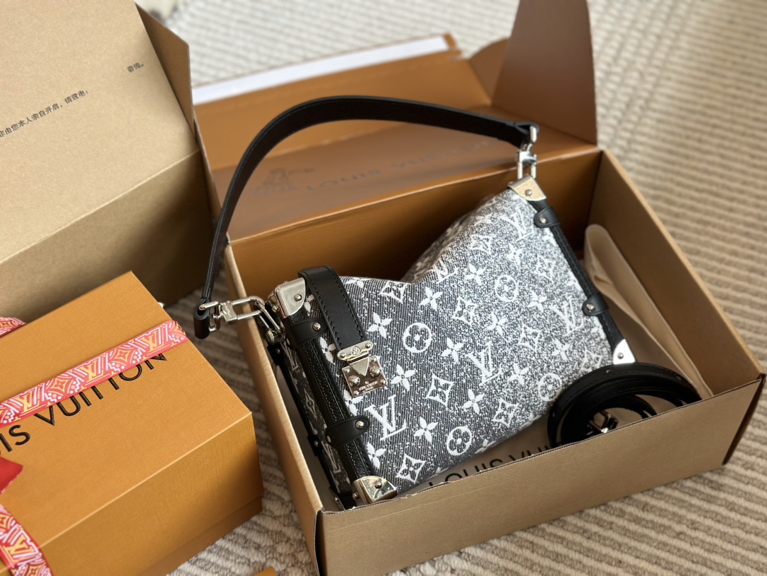 L Style Soft Trunk Bag