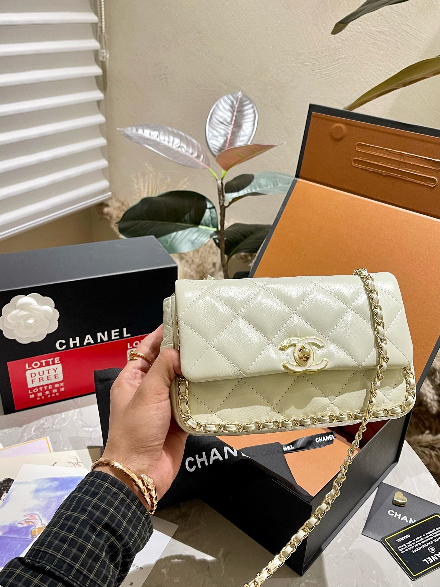C Style 24P Enamel buckle Chain Bag