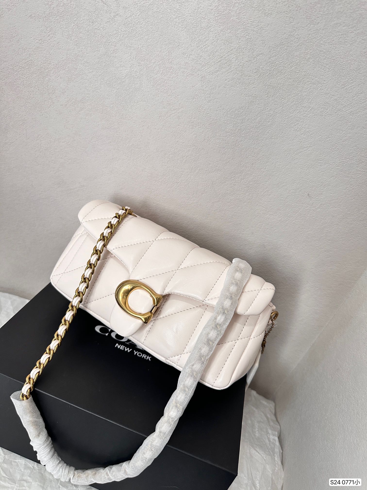 C Style Quilted Tabby Bag 19cm