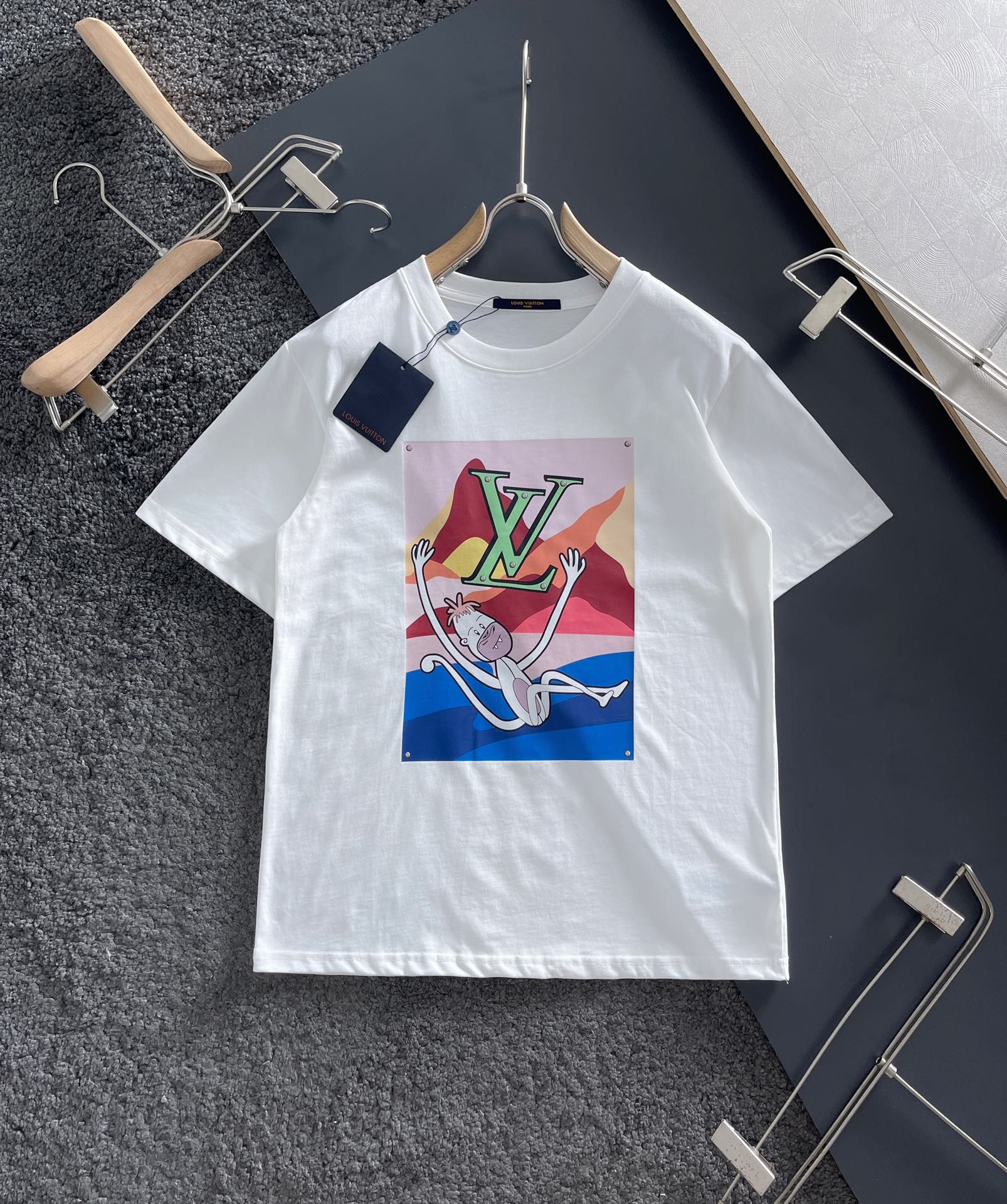 L style casual T-shirt